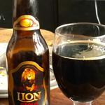 Lion Stout Imported image